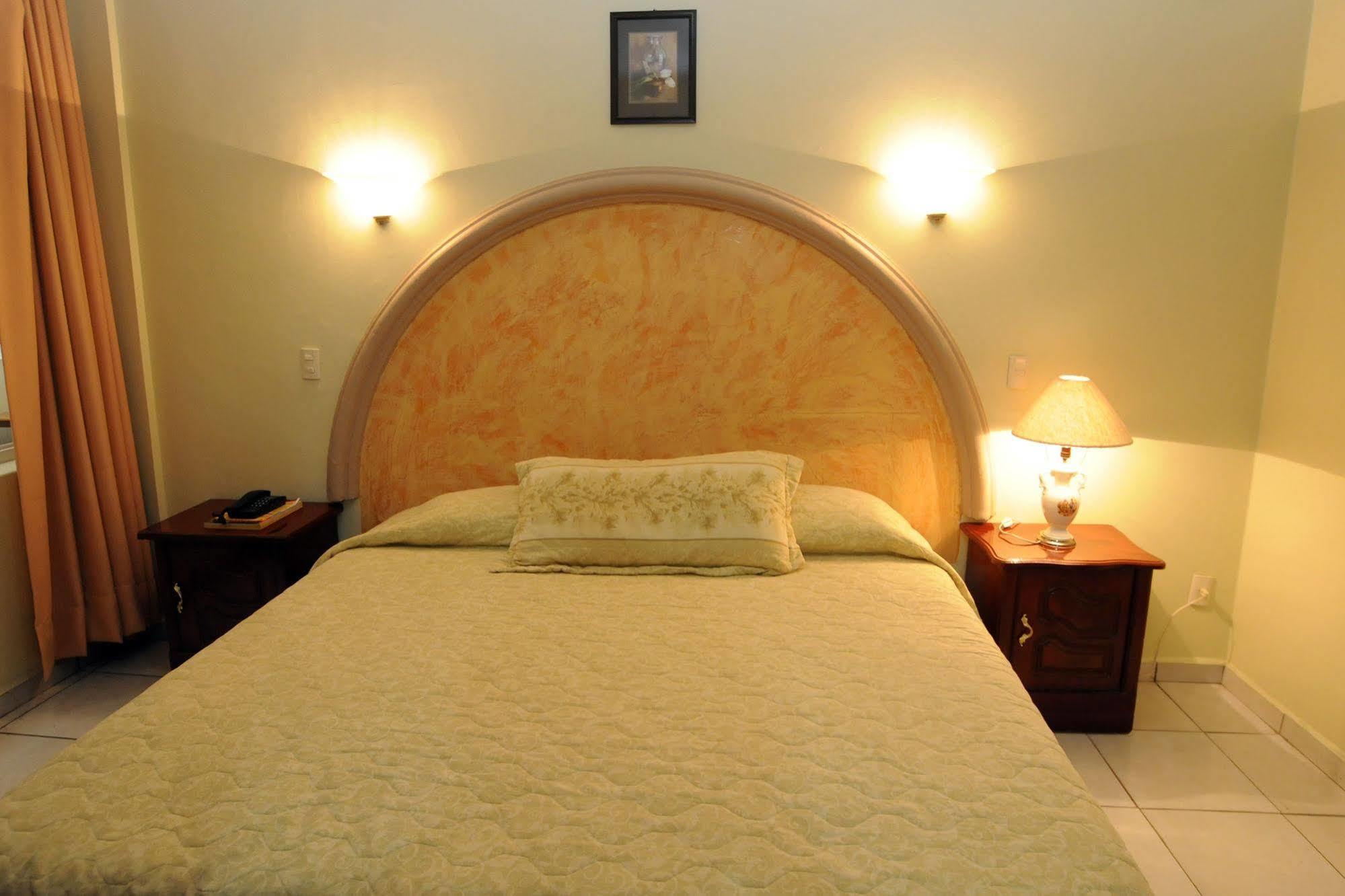 Hotel Plaza Sahuayo Zewnętrze zdjęcie