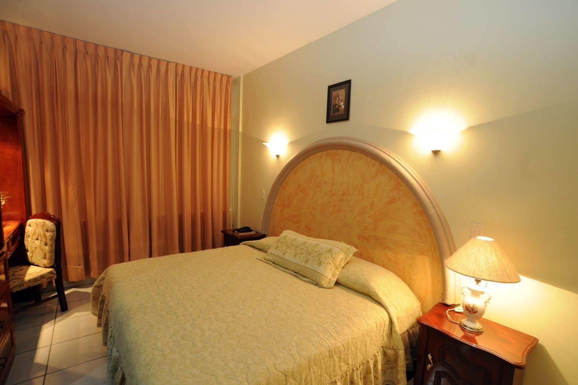 Hotel Plaza Sahuayo Zewnętrze zdjęcie